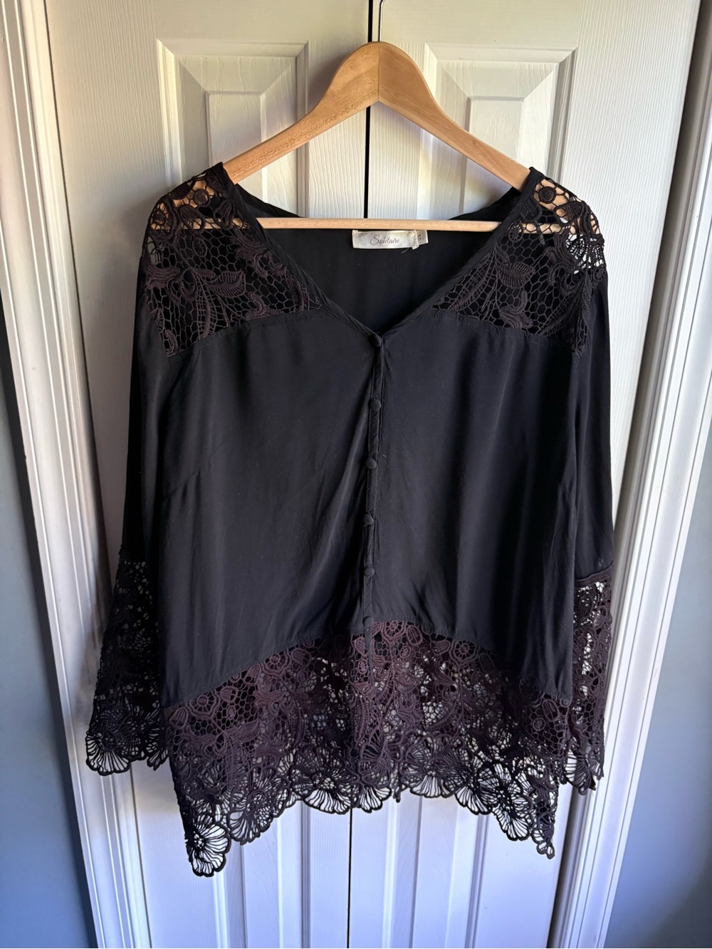 Solitaire Womens Black Long-Sleeve Crochet Trim Front Button Blouse Size 2X